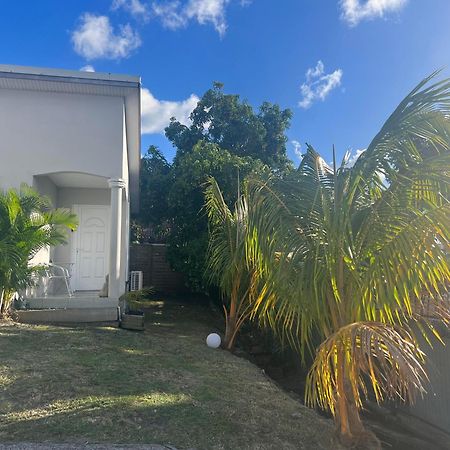 Skys Location Pakehina Bed & Breakfast Schoelcher Luaran gambar